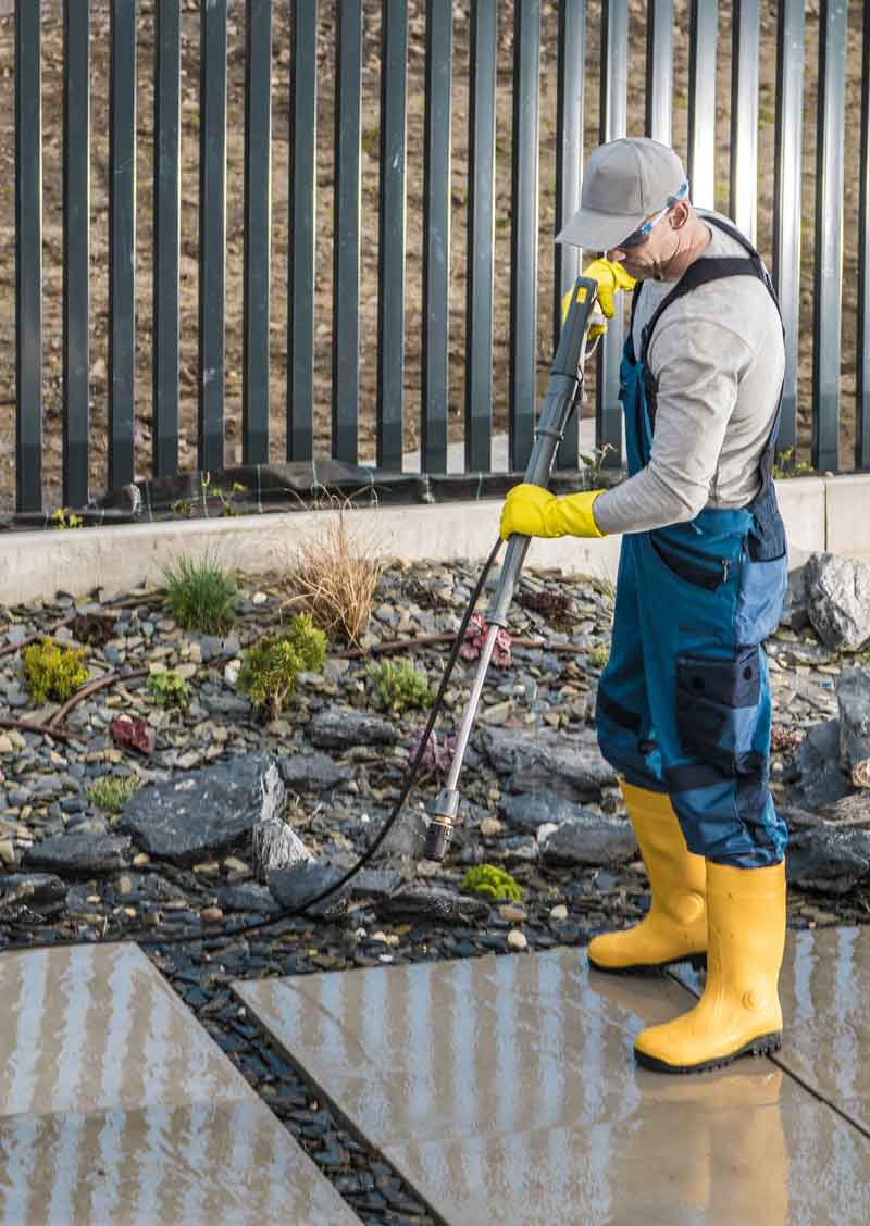 Nettoyage des extérieurs -  Rénovation Prud'homme et fils : Allée, dallage, pavé, muret, terrasse. travaux de petite maçonnerie jardin / paysagère : construction de murs ou murets, de bordures, d’escaliers, pose de clôture. intervention dans le Morbihan(56)