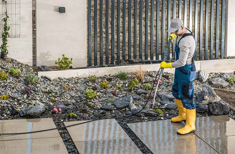 Nettoyage des extérieurs -  Rénovation Prud'homme et fils : Allée, dallage, pavé, muret, terrasse. travaux de petite maçonnerie jardin / paysagère : construction de murs ou murets, de bordures, d’escaliers, pose de clôture. intervention dans le Morbihan(56)